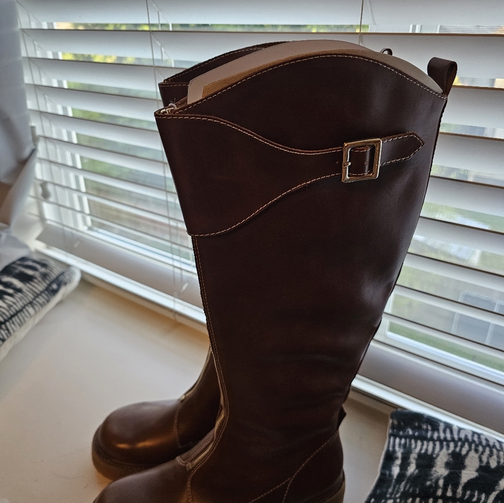 Brown Leather Knee-High Boots - Picture 5 of 7